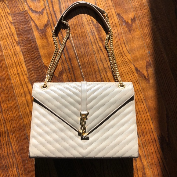 Saint Laurent Grain De Poudre Matasae Monogram - Picture 2 of 8